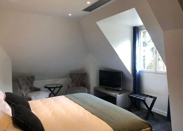 Maison Marsollier * Bonchamp Les Laval